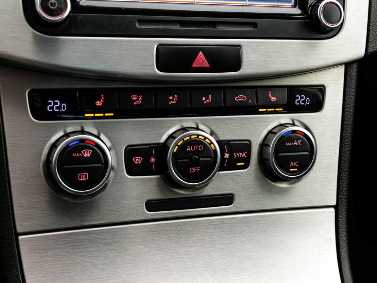 Volkswagen Passat, 2012 - Фото №13