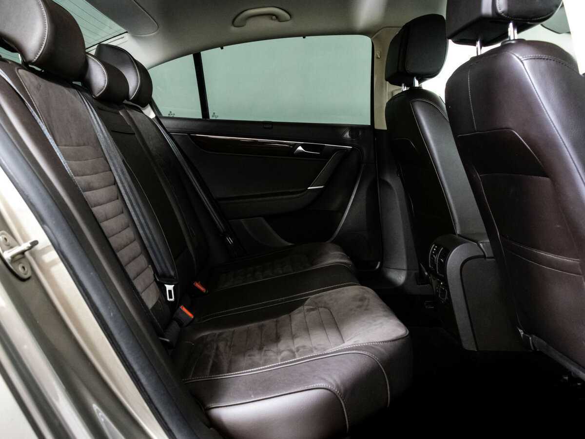 Volkswagen Passat, 2012 - Фото №18