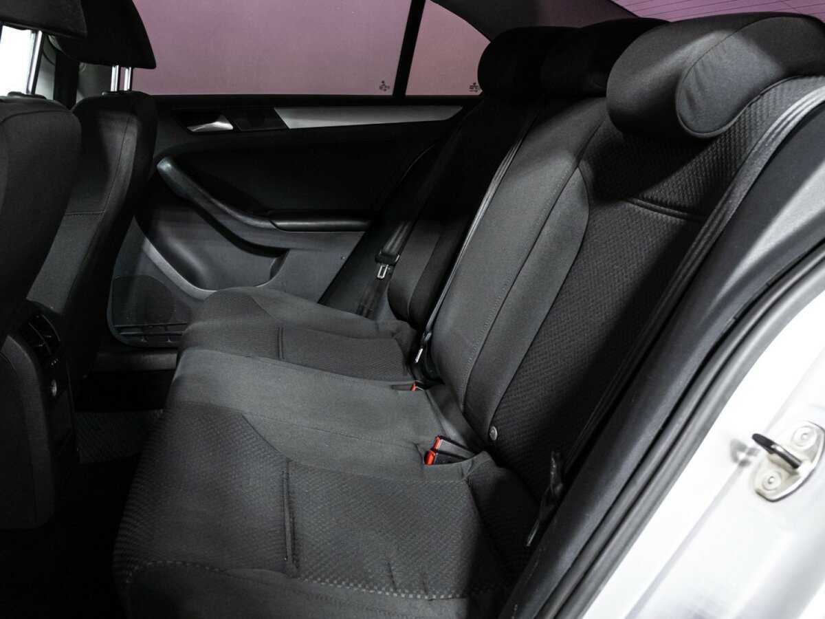 Volkswagen Jetta, 2012 - Фото №9