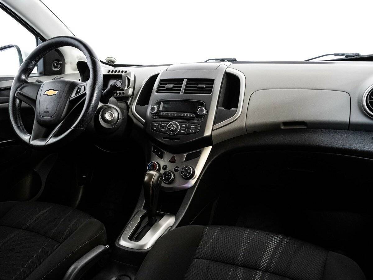 Chevrolet Aveo, 2015 - Фото №6