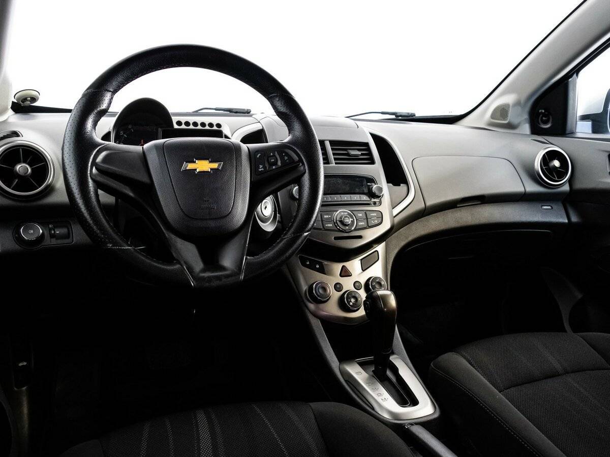 Chevrolet Aveo, 2015 - Фото №8