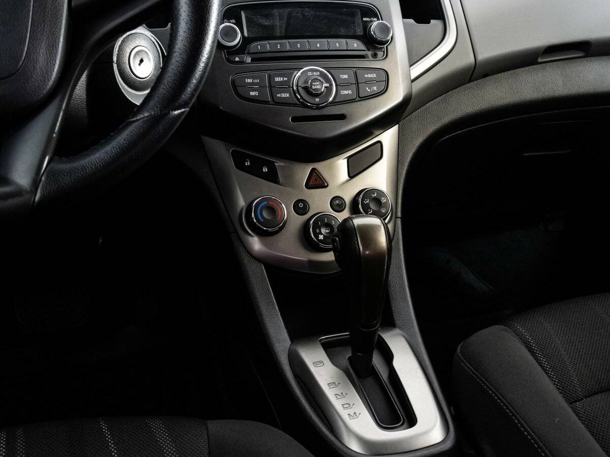 Chevrolet Aveo, 2015 - Фото №9