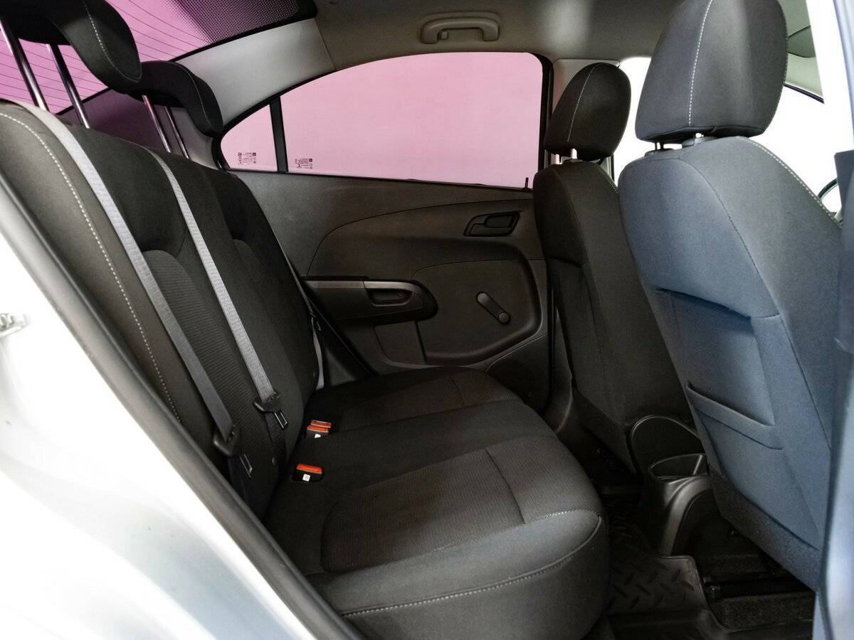Chevrolet Aveo, 2015 - Фото №11