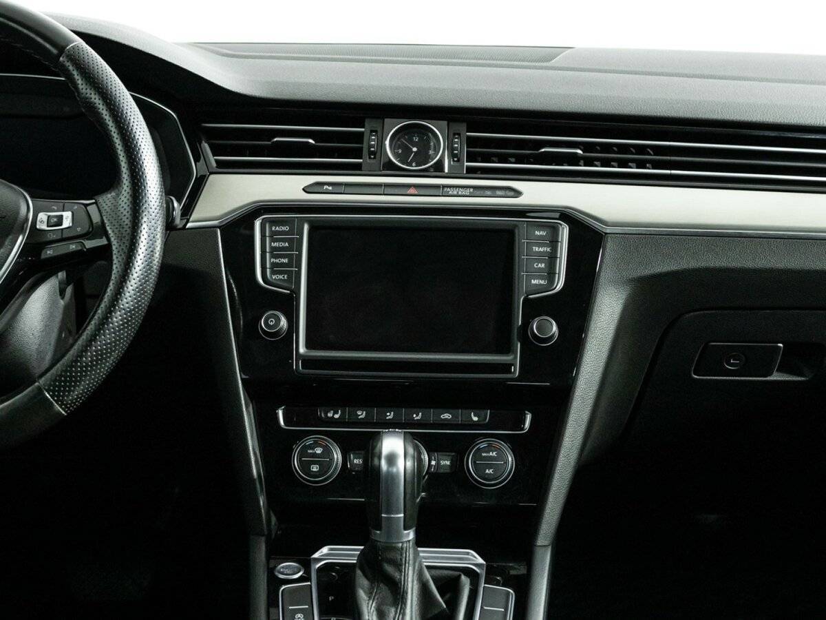Volkswagen Passat, 2016 - Фото №13