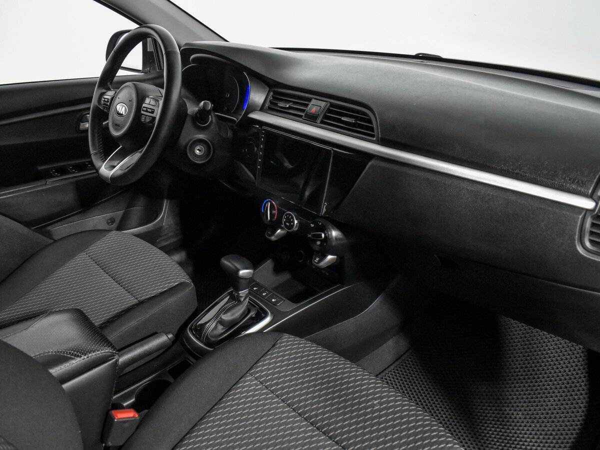 Kia Rio X-Line, 2020 - Фото №11