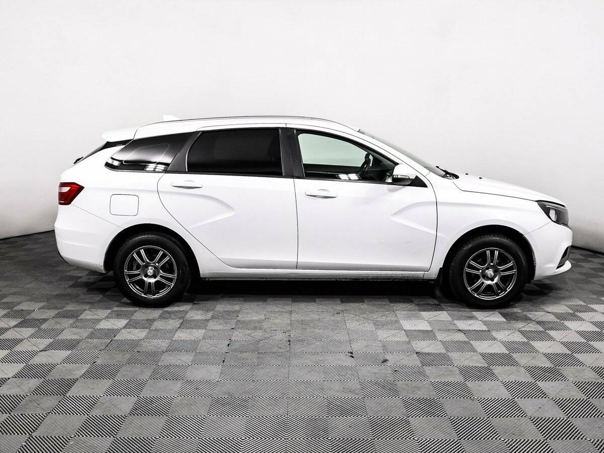 Lada (ВАЗ) Vesta SW, 2020 - Фото №3