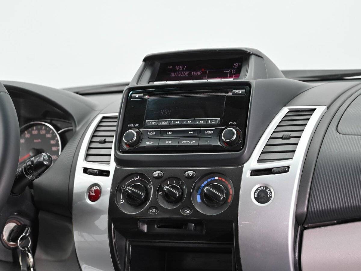 Mitsubishi Pajero Sport, 2014 - Фото №9