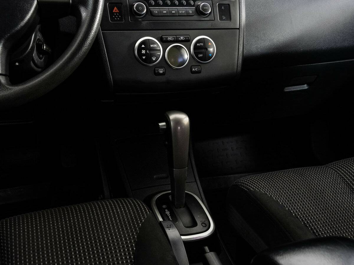 Nissan Tiida, 2013 - Фото №9