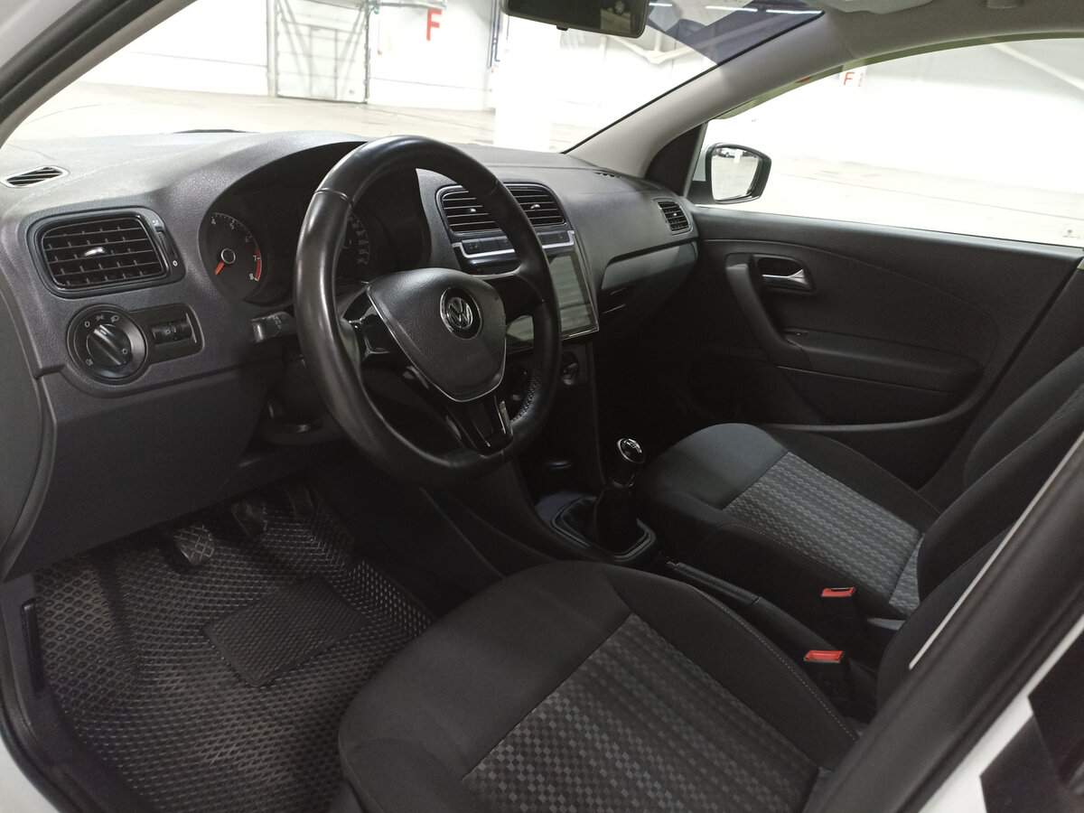 Volkswagen Polo, 2016 - Фото №15