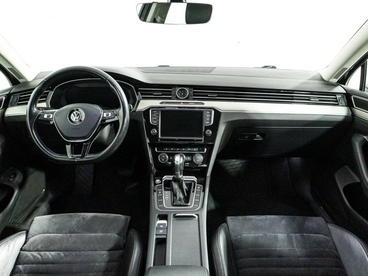 Volkswagen Passat, 2017 - Фото №12