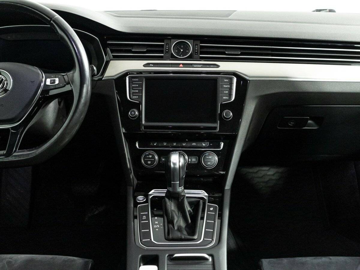 Volkswagen Passat, 2017 - Фото №13