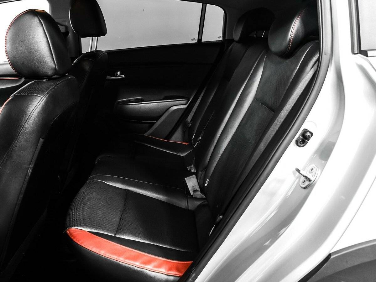 Kia Rio X-Line, 2020 - Фото №12