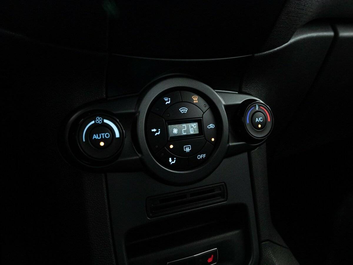 Ford Fiesta, 2015 - Фото №15