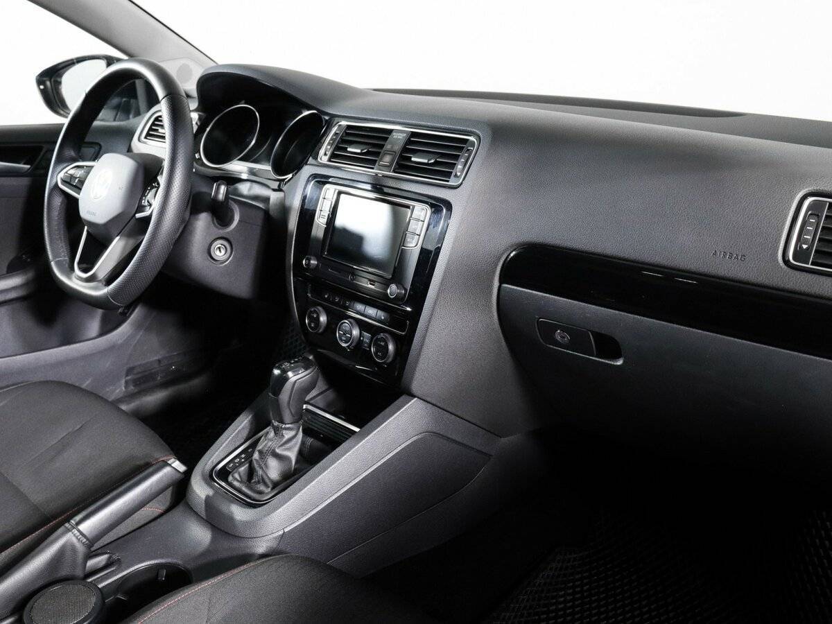 Volkswagen Jetta, 2018 - Фото №8