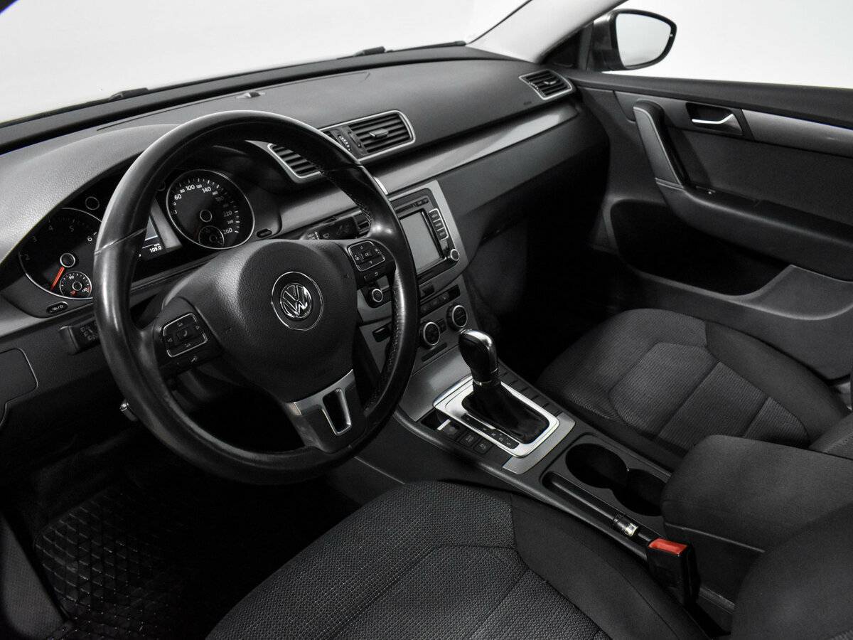 Volkswagen Passat, 2012 - Фото №6