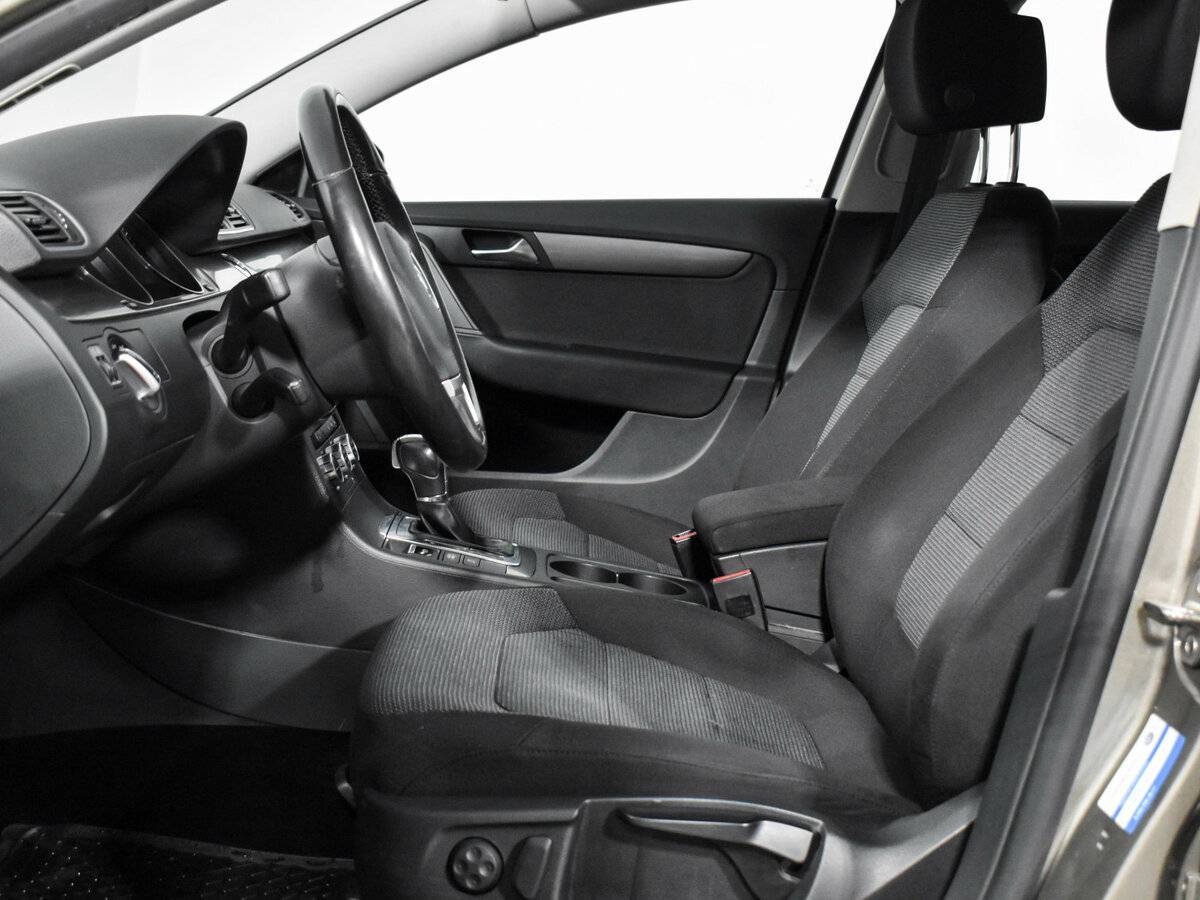Volkswagen Passat, 2012 - Фото №8