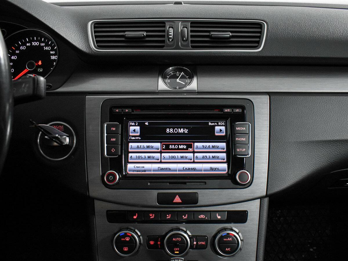 Volkswagen Passat, 2012 - Фото №13