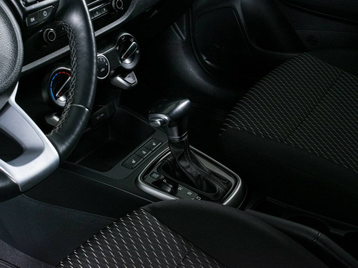 Kia Rio X-Line, 2019 - Фото №11