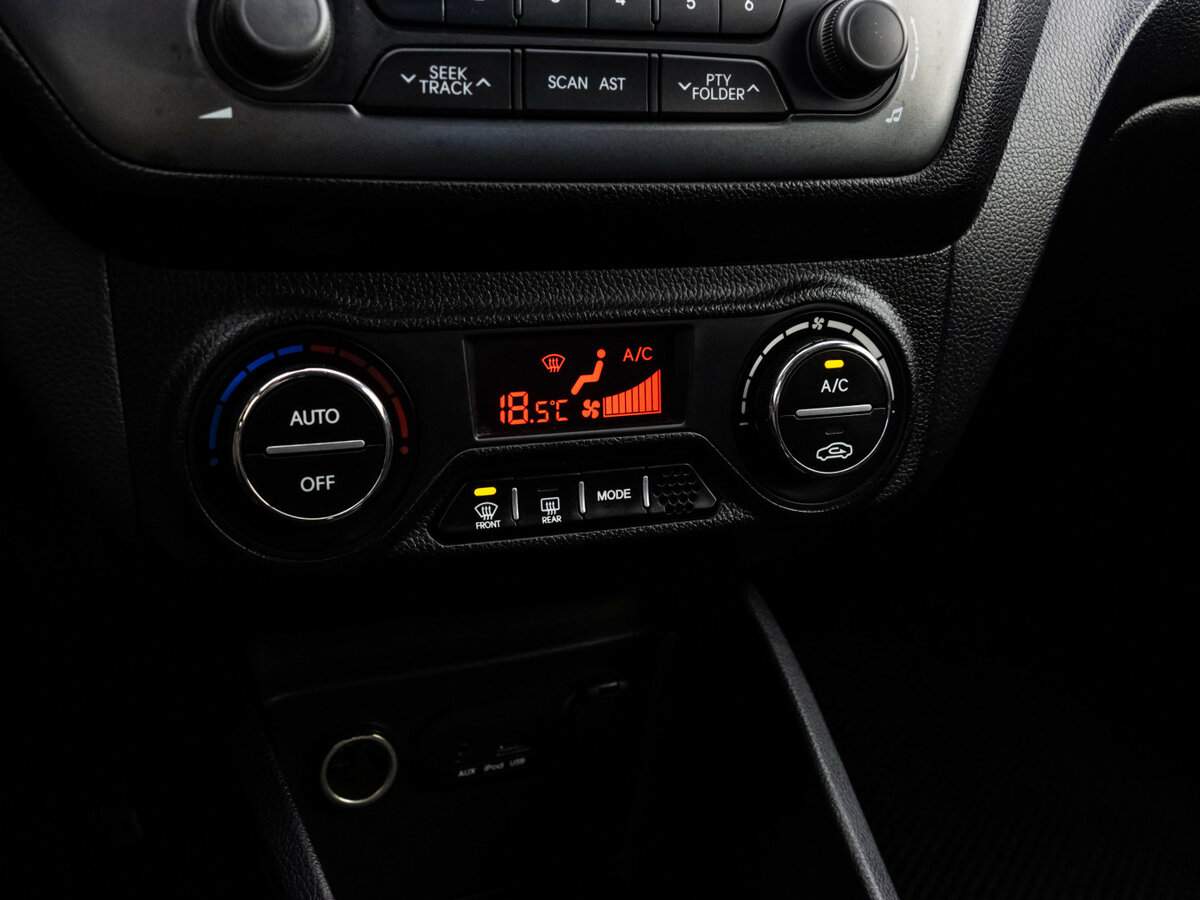 Kia Rio 5-speed, 2012 - Фото №11