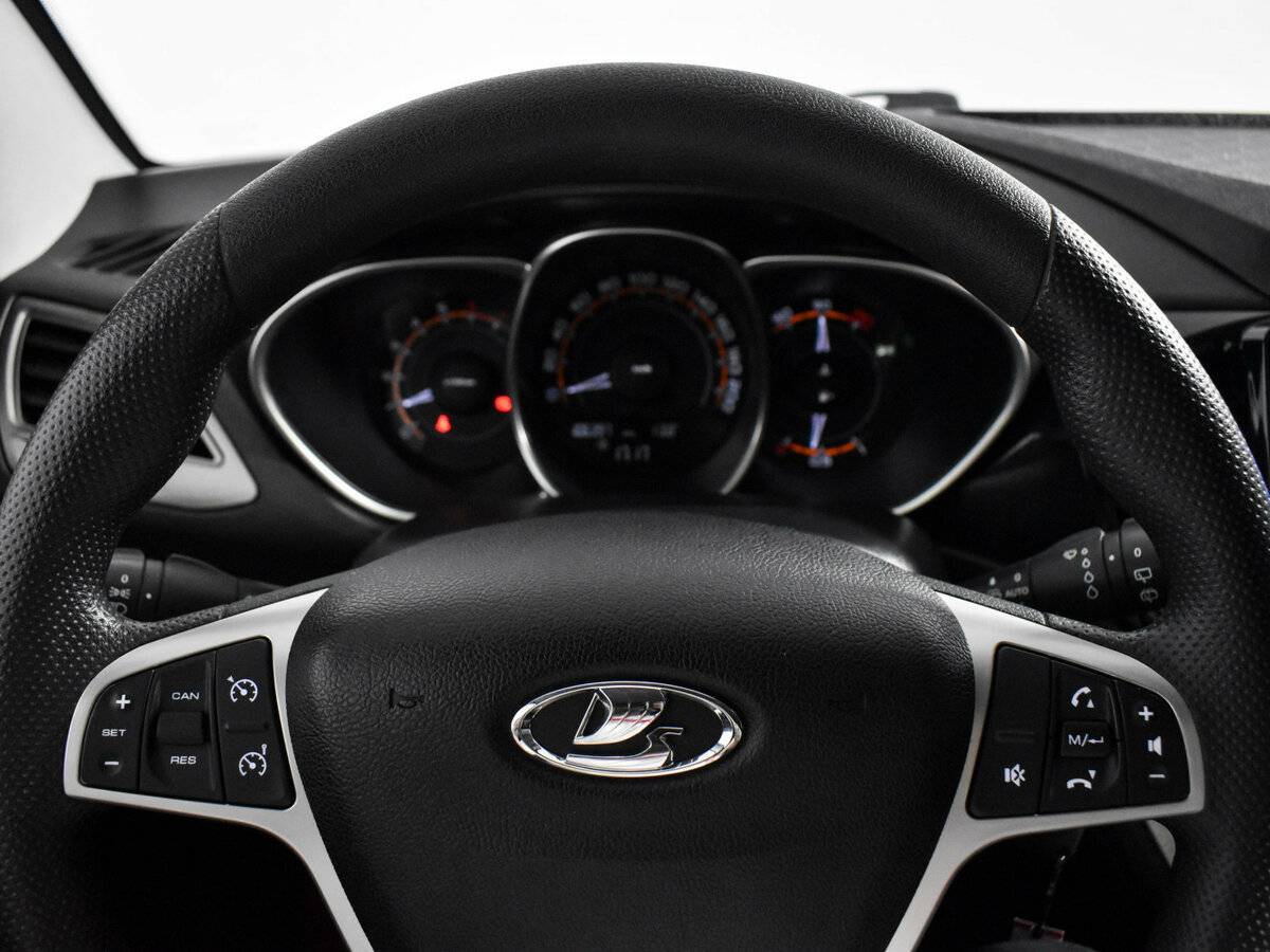 Lada (ВАЗ) Vesta SW, 2018 - Фото №15