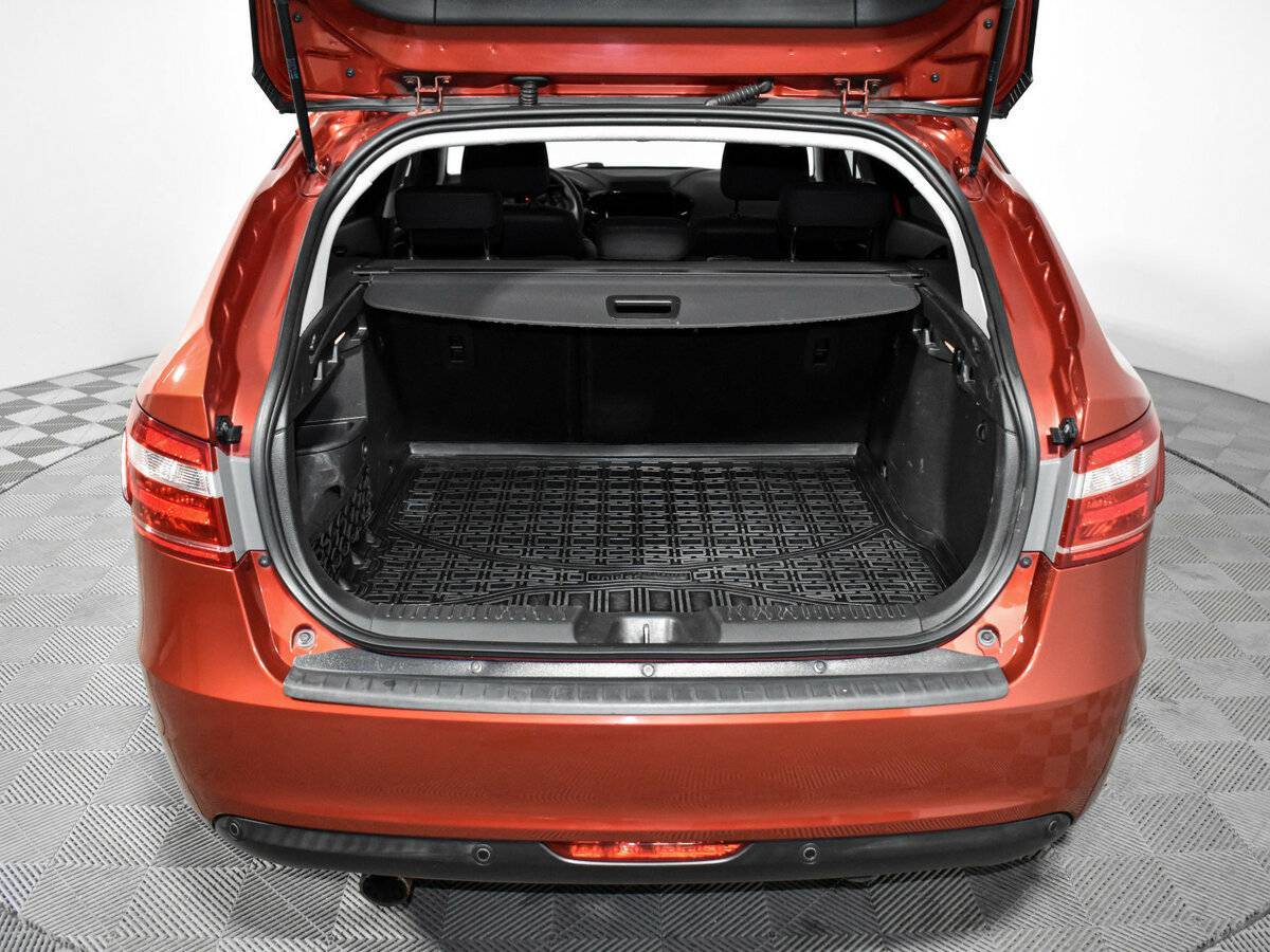 Lada (ВАЗ) Vesta SW, 2018 - Фото №18