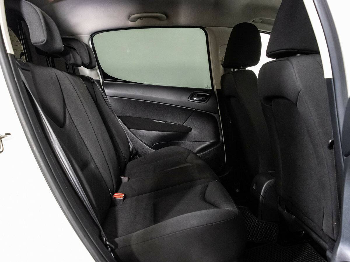 Peugeot 308, 2012 - Фото №11