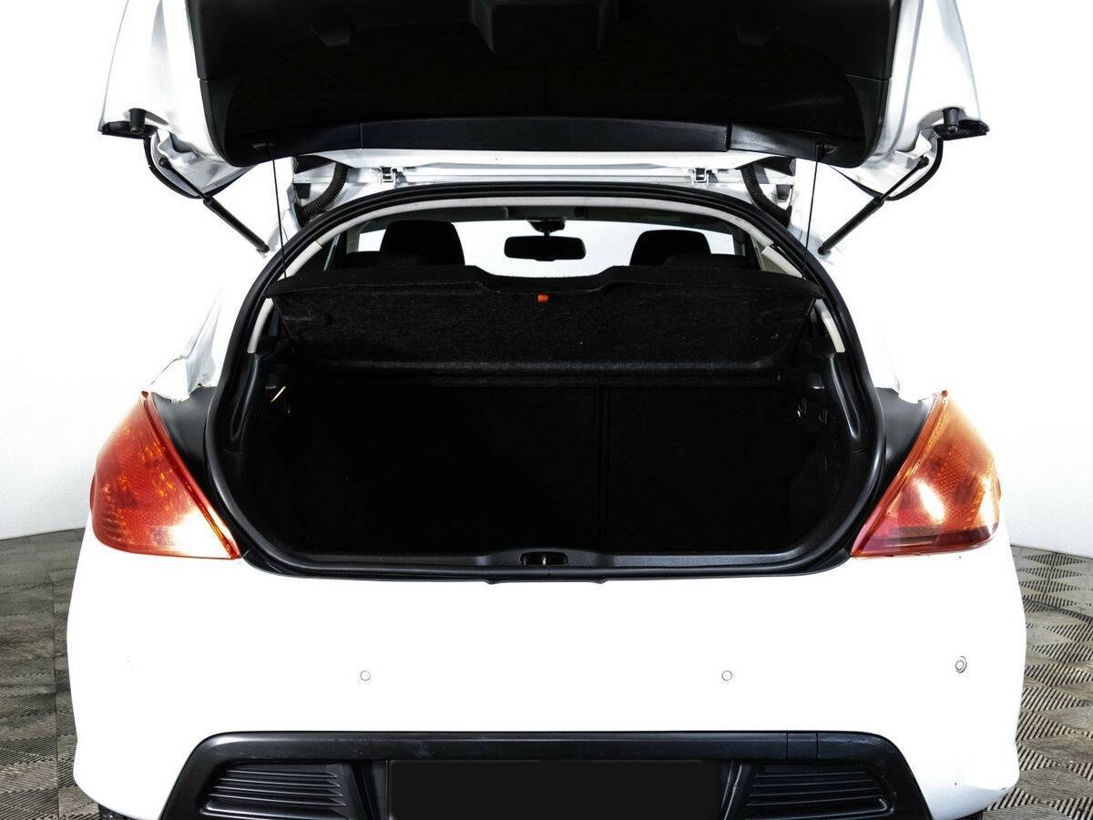 Peugeot 308, 2012 - Фото №12