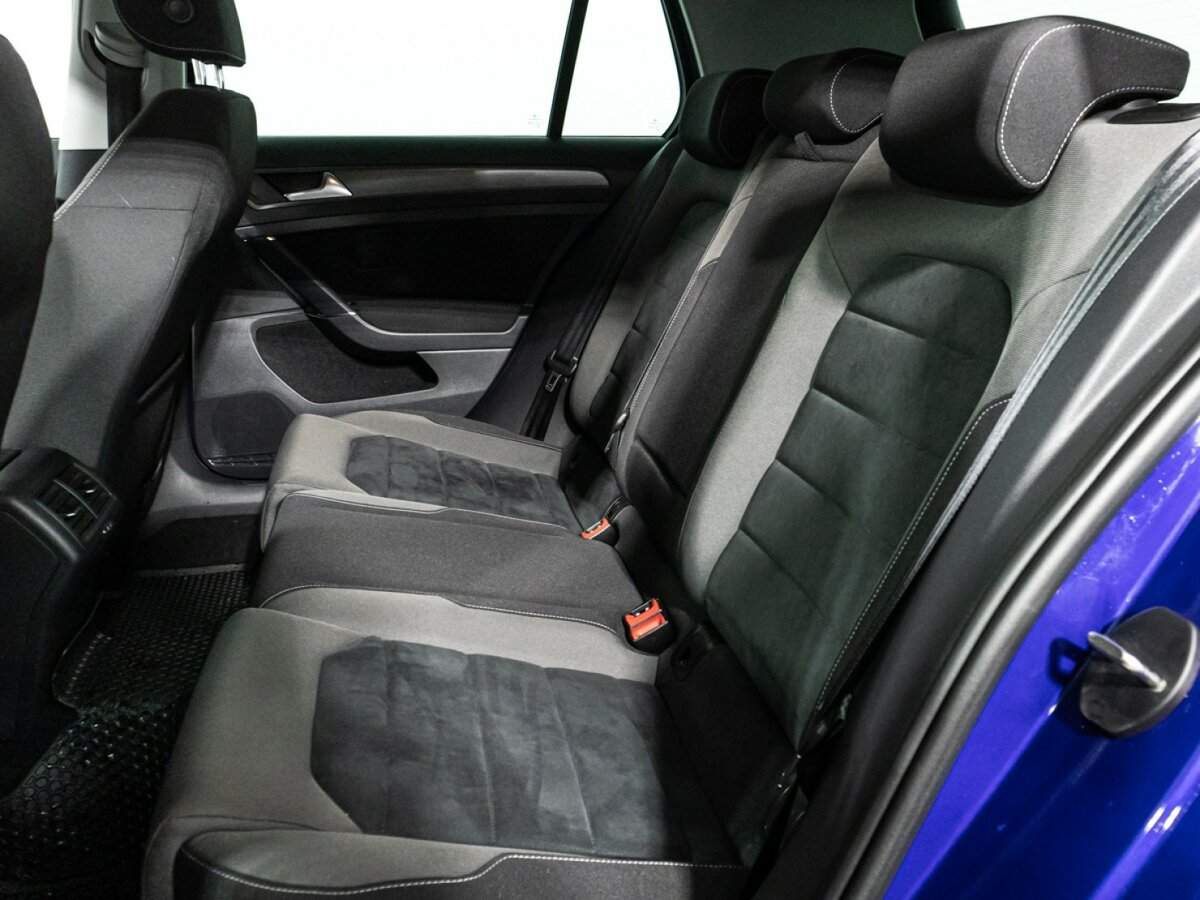 Volkswagen Golf, 2018 - Фото №9