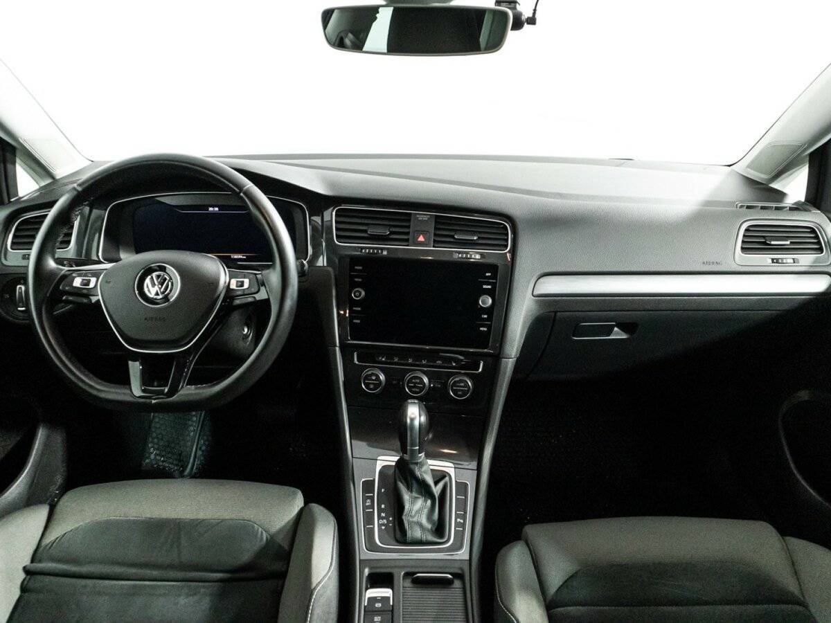 Volkswagen Golf, 2018 - Фото №12