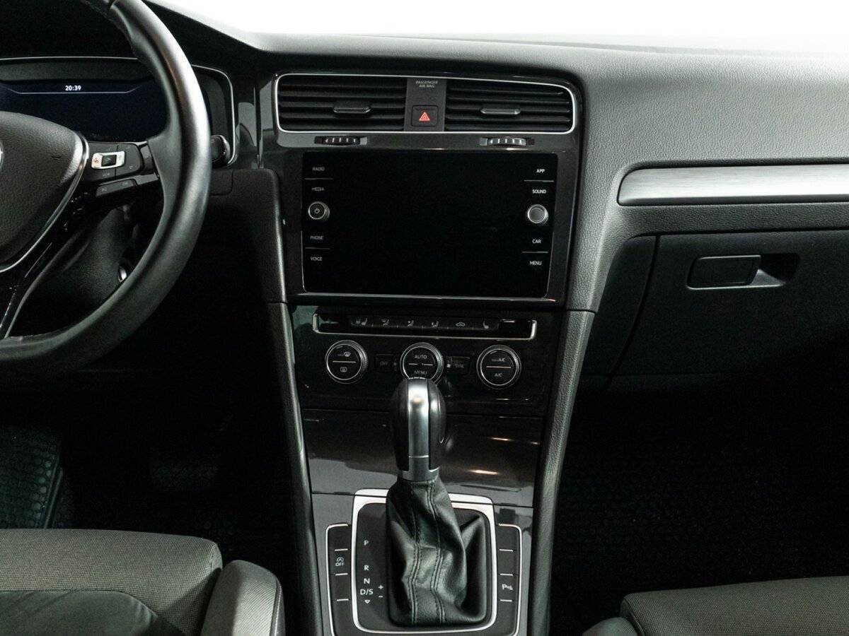 Volkswagen Golf, 2018 - Фото №13