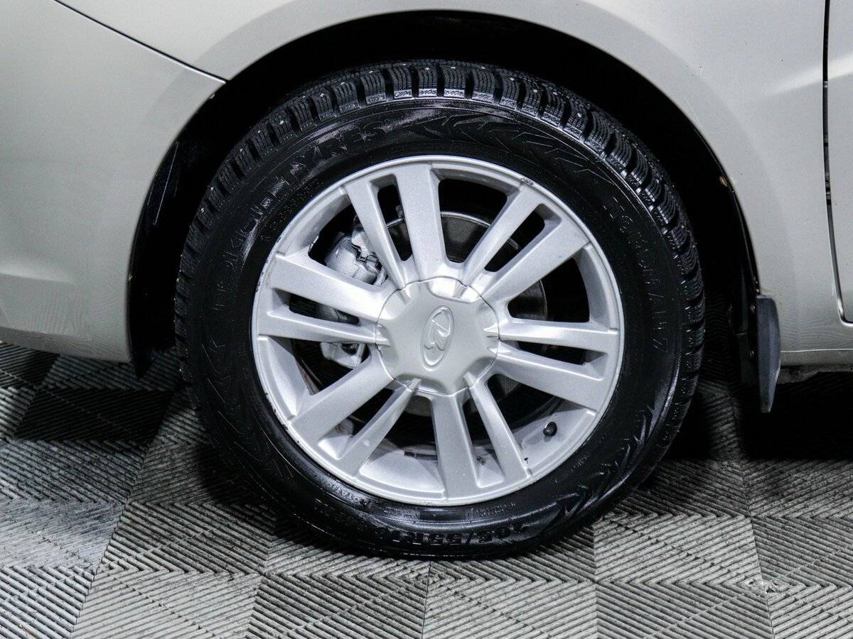 Lada (ВАЗ) Vesta SW, 2018 - Фото №13