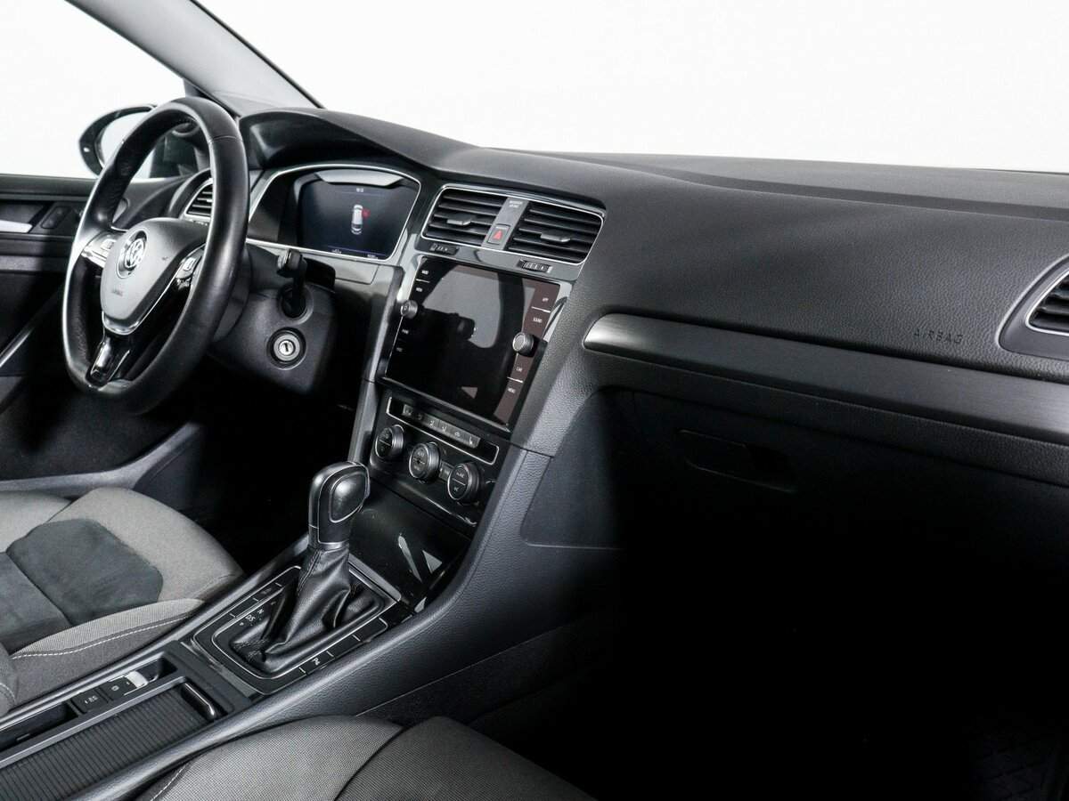 Volkswagen Golf, 2018 - Фото №8