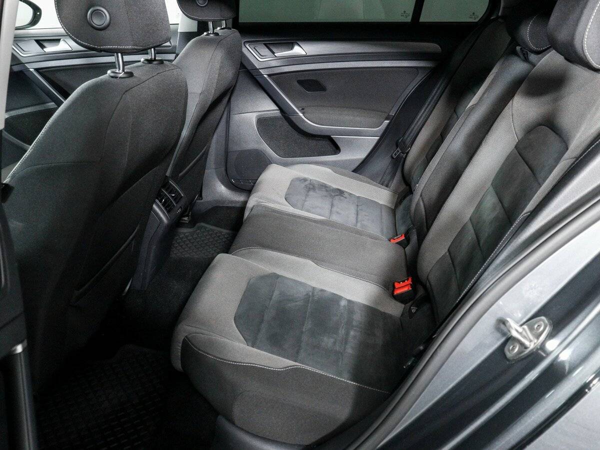 Volkswagen Golf, 2018 - Фото №9