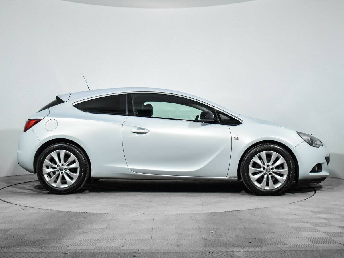 Opel Astra GTC, 2012 - Фото №3