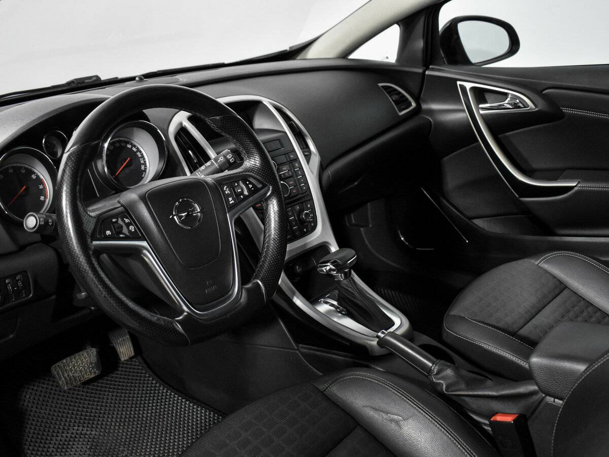 Opel Astra GTC, 2012 - Фото №8