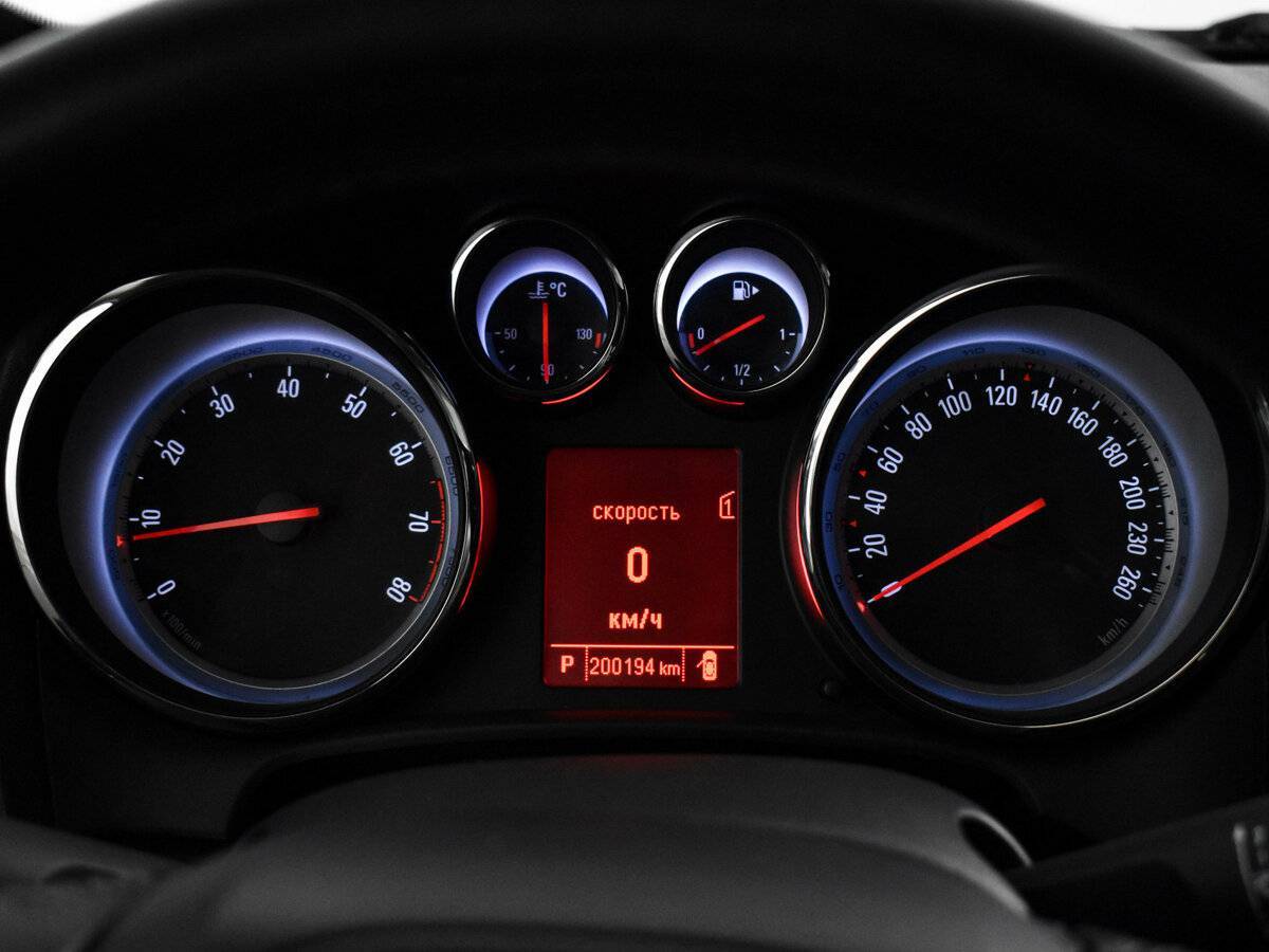 Opel Astra GTC, 2012 - Фото №17