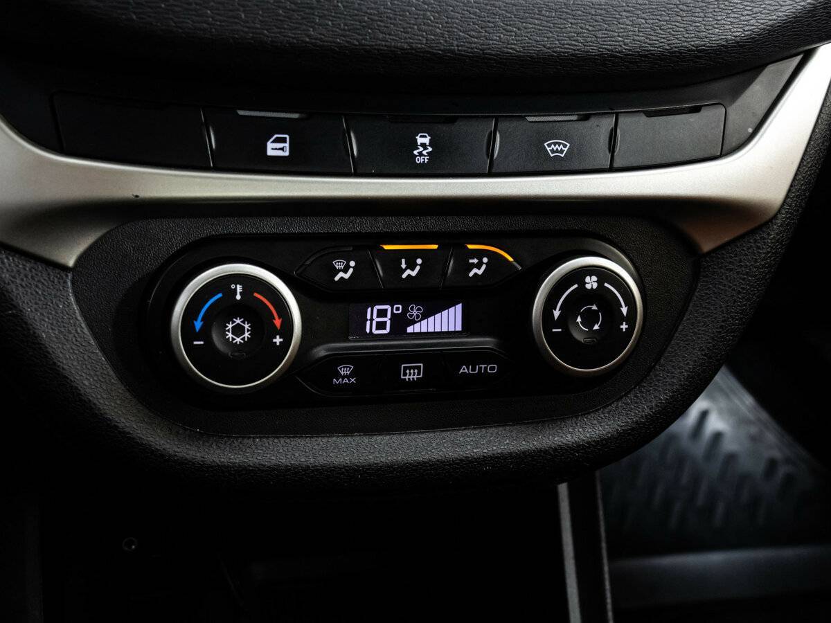 Lada (ВАЗ) Vesta Cross, 2018 - Фото №13