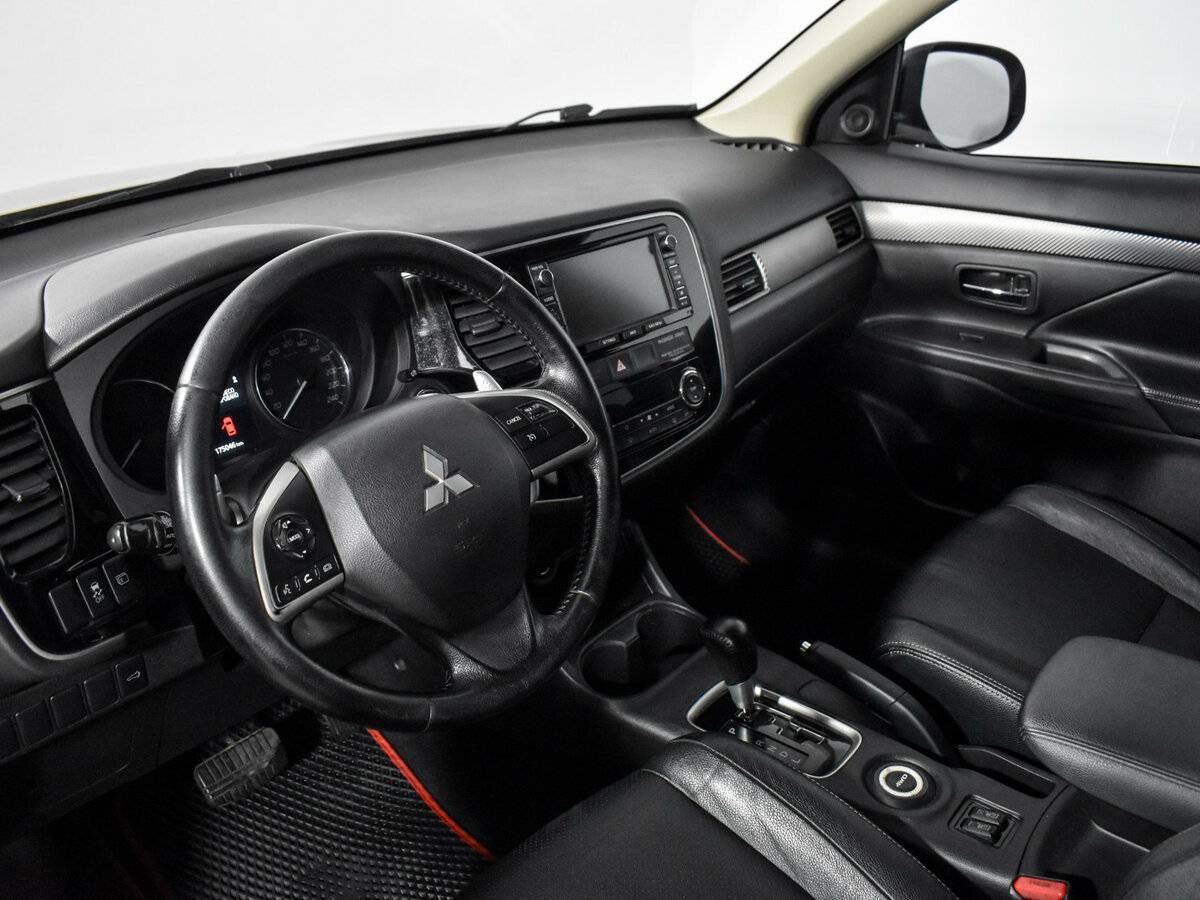 Mitsubishi Outlander, 2012 - Фото №8