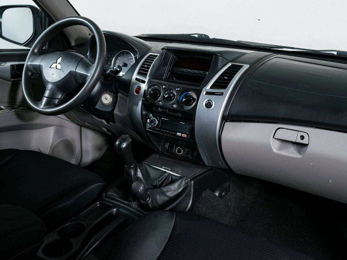 Mitsubishi Pajero Sport, 2012 - Фото №9