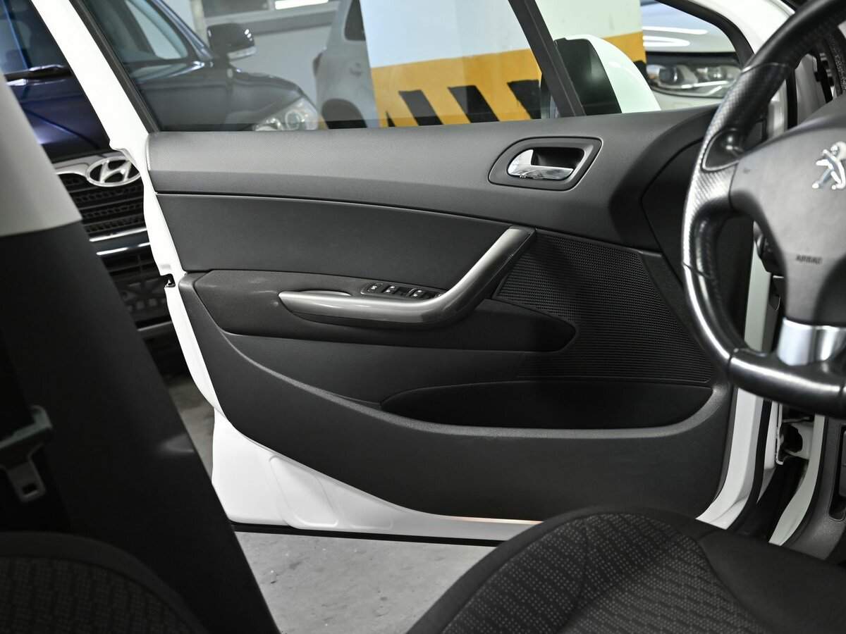 Peugeot 308, 2012 - Фото №5