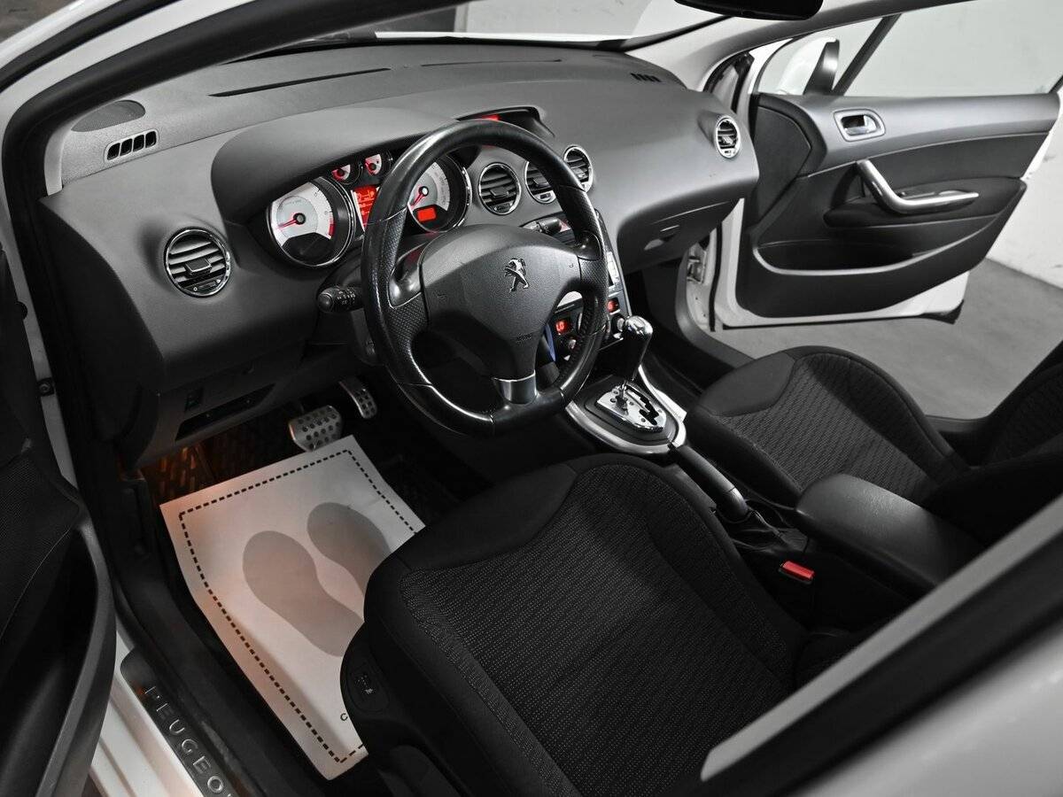 Peugeot 308, 2012 - Фото №8