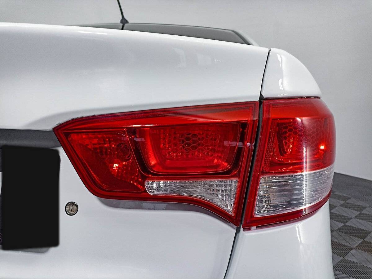 Kia Rio 6-speed, 2015 - Фото №8