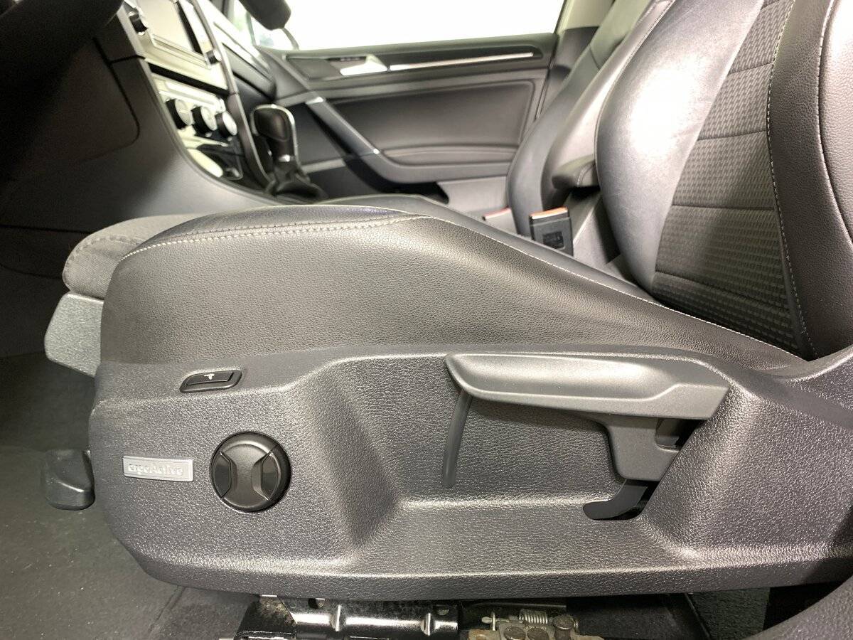 Volkswagen Golf, 2013 - Фото №15