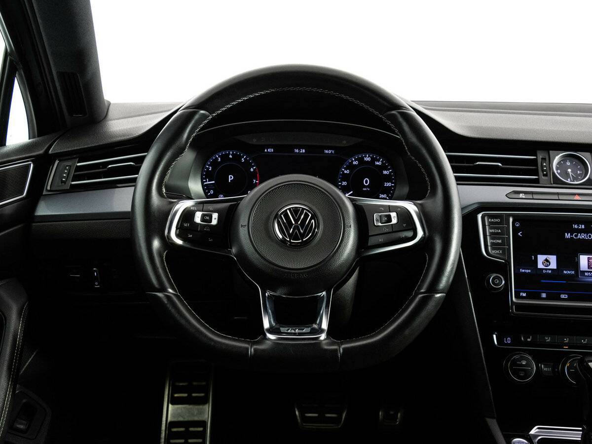 Volkswagen Passat, 2016 - Фото №11