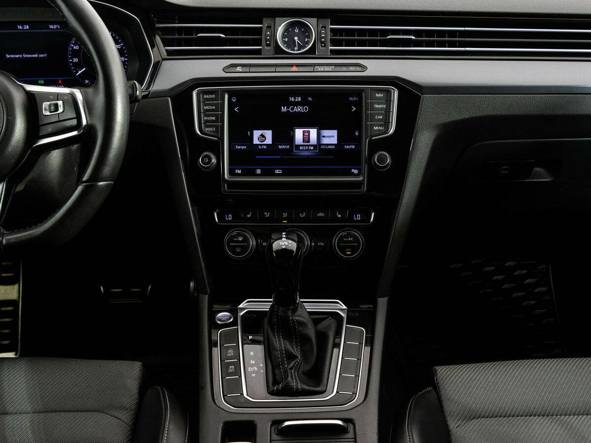 Volkswagen Passat, 2016 - Фото №12