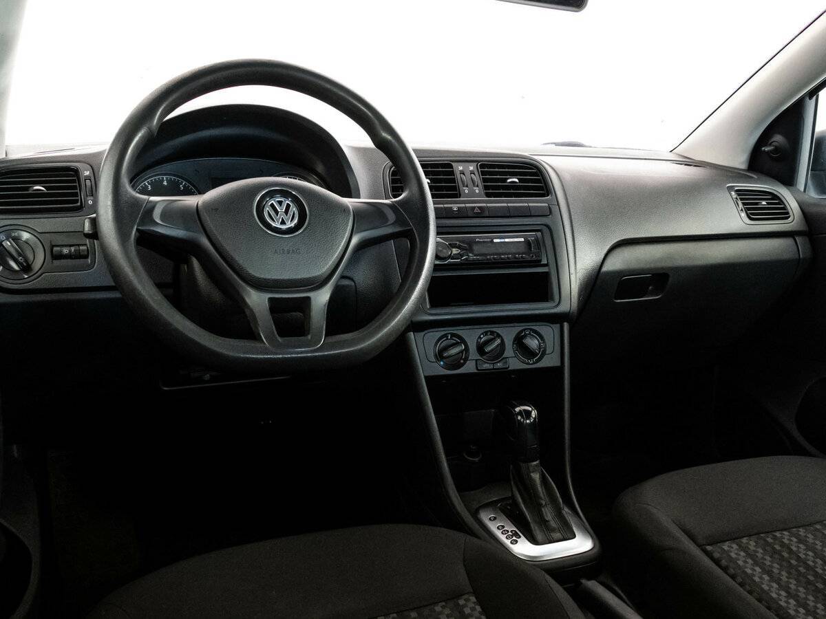 Volkswagen Polo, 2016 - Фото №10