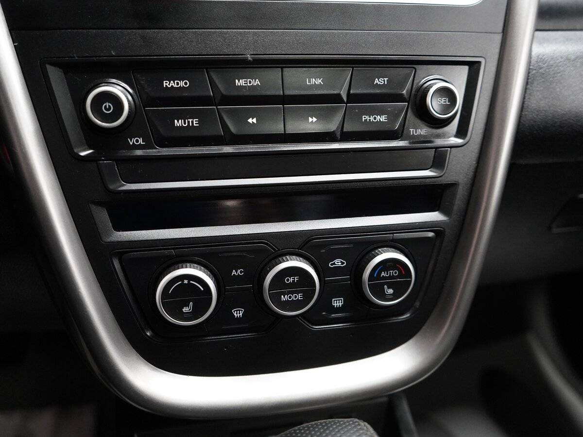 FAW Besturn X80, 2019 - Фото №15