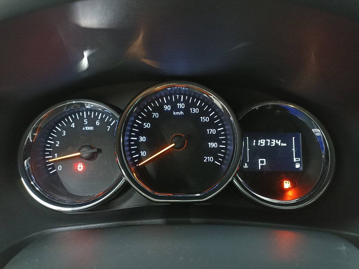 Renault Logan, 2020 - Фото №12