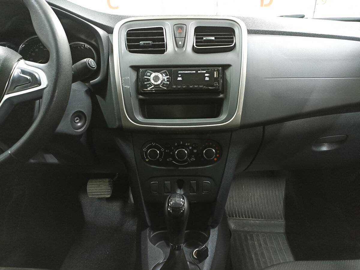 Renault Logan, 2020 - Фото №14