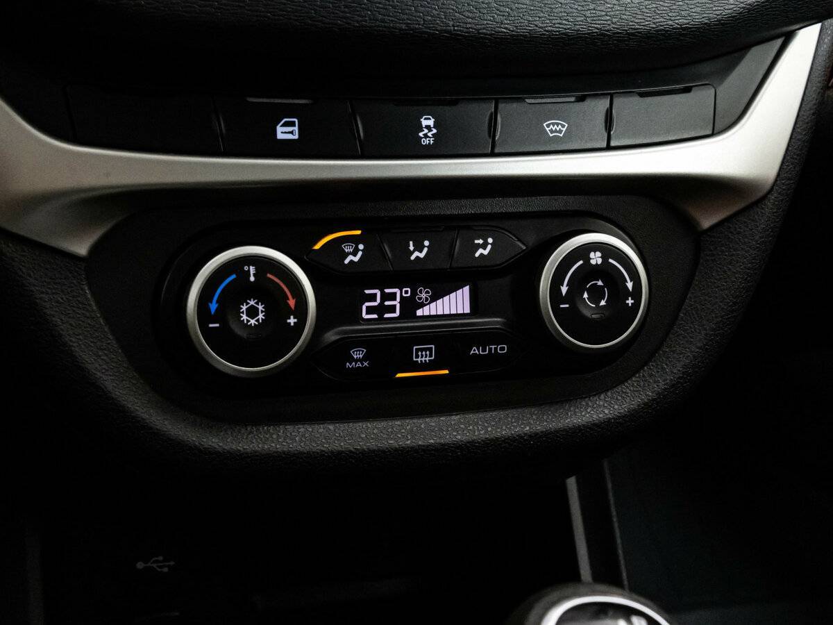 Lada (ВАЗ) Vesta SW Cross, 2019 - Фото №13